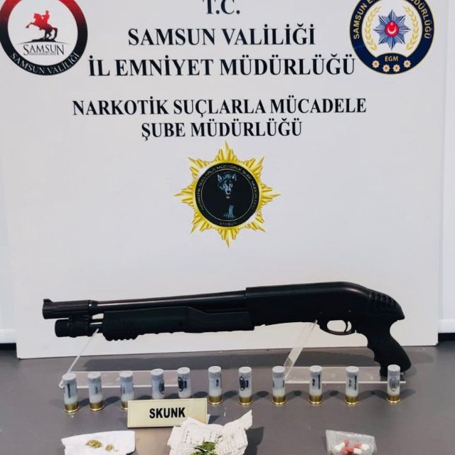 Samsun'da silah ve uyuşturucu operasyonunda 3 zanlı yakalandı