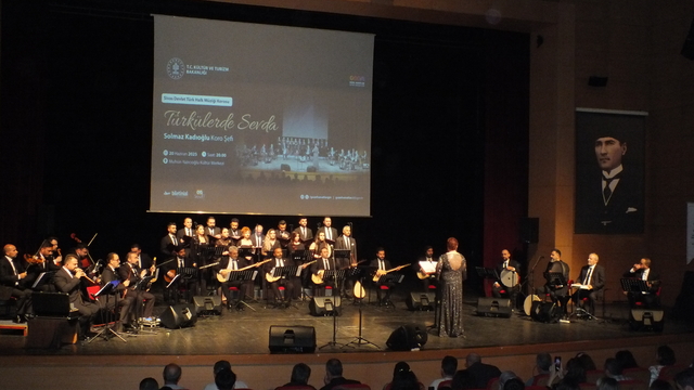 Sivas'ta THM korosu sanatçıları konser verdi