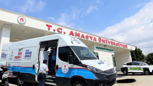 Amasya'da Müftülükten YKS'ye giren öğrencilere ve velilerine mobil ikram