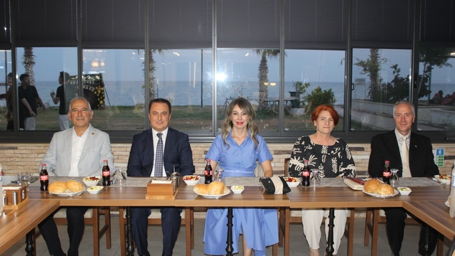 Samsun Vali Yardımcılığına atanan Bozdemir'e veda yemeği