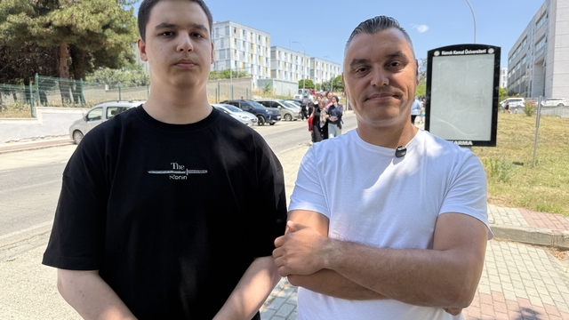 Tekirdağ'da baba ile oğul YKS heyecanını birlikte yaşadı