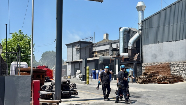 Kocaeli'de çelik döküm fabrikasında çıkan yangın söndürüldü