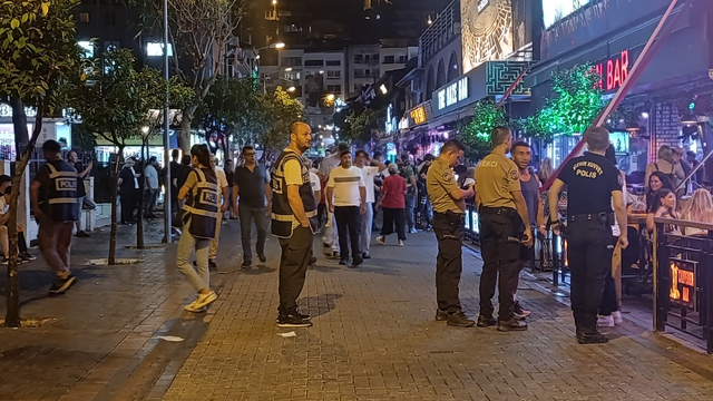 Alanya'da polis ve zabıtadan eğlence mekanlarına denetim