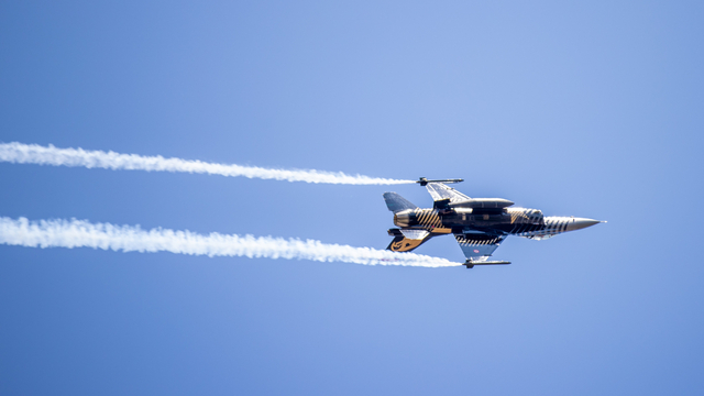 SOLOTÜRK Adapazarı'nın düşman işgalinden kurtuluşunun 104. yılında gösteri uçuşu yaptı
