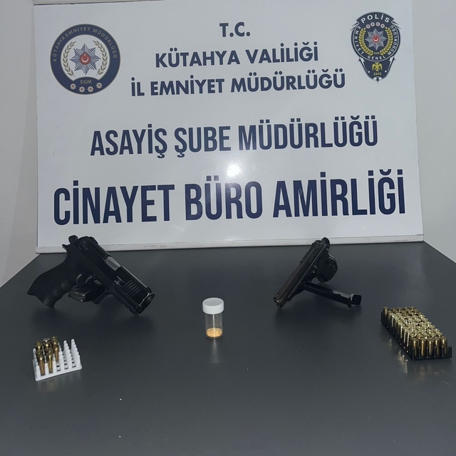 Kütahya'da ayakkabı içinde kaliforniyum olduğu değerlendirilen madde ele ge...