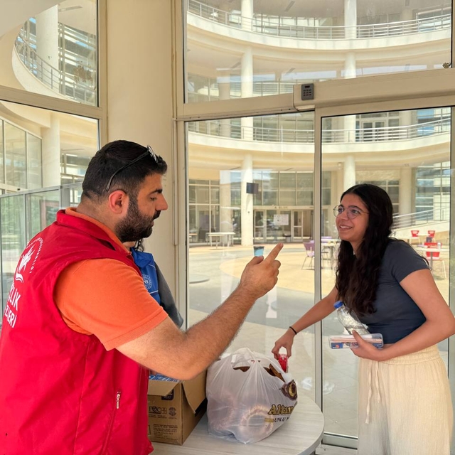 Aydın'da YKS oturumu sonrası öğrenciler için kalem toplandı