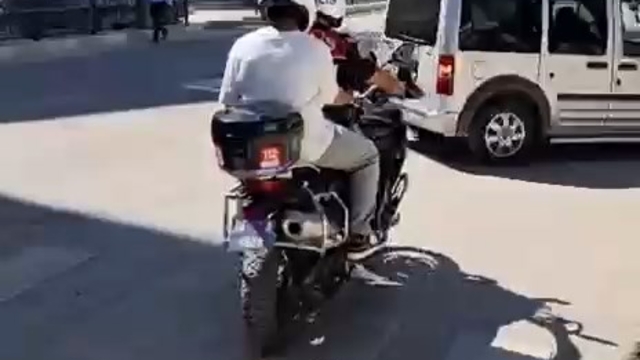 YKS'ye geç kalan öğrencileri, belediye ekipleri yetiştirdi (2)