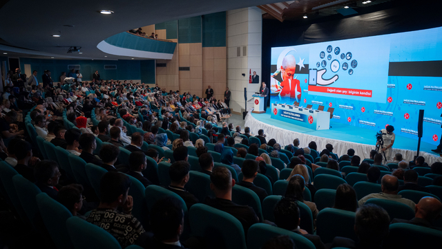 MHP'de "Sağlık Politikalarında Yapay Zekanın Yeri ve Tıbbın Geleceği" paneli düzenlendi