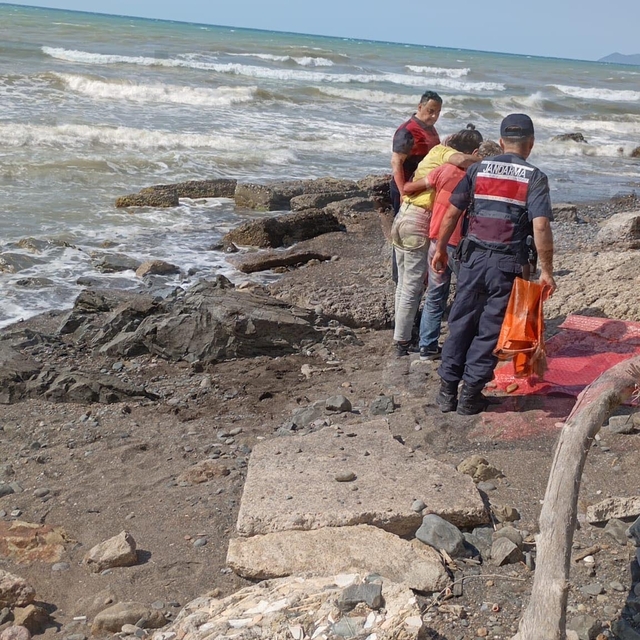 Çıktığı yürüyüşte 50 metrelik uçurumdan düşüp yaralandı