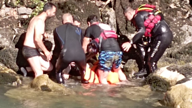 Munzur Çayı'na düşen Eylül, 1 saatlik kalp masajıyla hayata döndürüldü