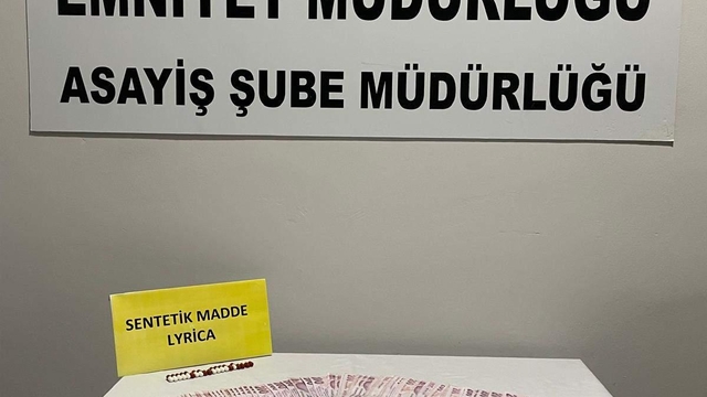 Ardahan'da kuyumcuya sahte altın sattığı öne sürülen 3 şüpheli yakalandı