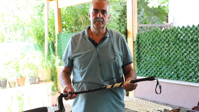 Mezbaha kasaplığından kamçı ustalığına