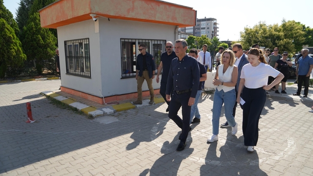 Özgür Özel, Nehir Zeyrek'i yine yalnız bırakmadı