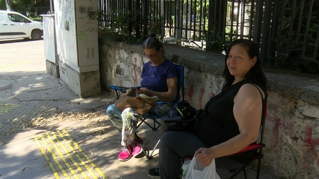 İzmir'de YKS heyecanı; veliler de bahçede ter döküyor