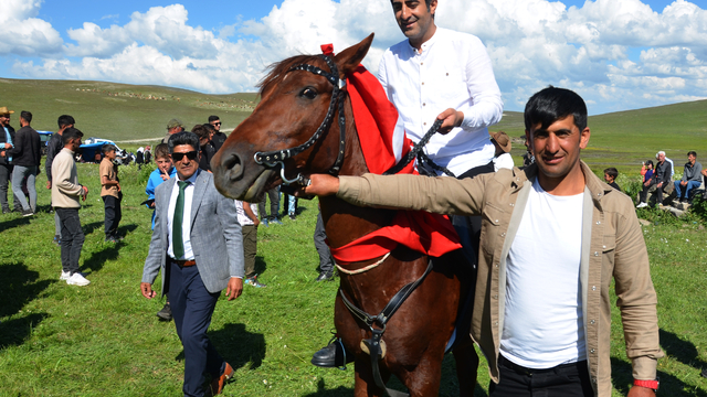 Kars'ta 3 bin rakımda "Köroğlu Köyü Yayla Festivali" düzenlendi