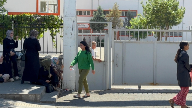 Kayıp kimliği için mekik dokudu; polis sayesinde sınava yetişti