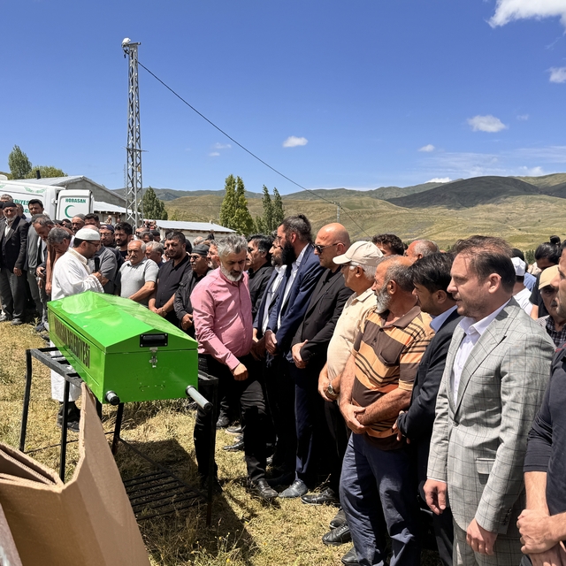 Ocak Partisi Genel Başkanı Canpolat'ın cenazesi Erzurum'da defnedildi