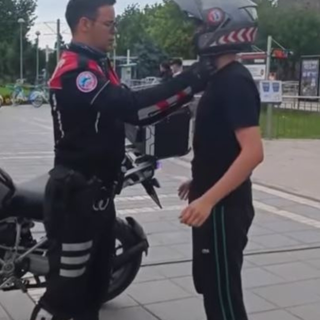 Kayseri'de YKS heyecanı; 2 dakika kala koşarak geldi (2)