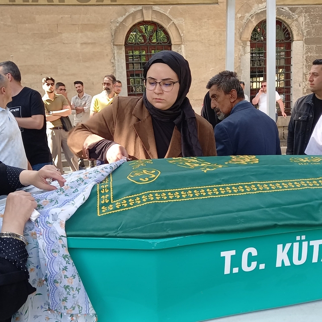 AK Parti Kütahya İl Başkanı Ceyda Çetin Erenler'in annesi Azize Çetin son y...