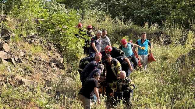 Kocaeli'de kayalıklardan düşen kadın öldü, iki oğlu yaralandı