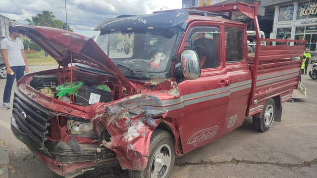Samsun'da otomobille kamyonetin çarpıştığı kazada 3 kişi yaralandı