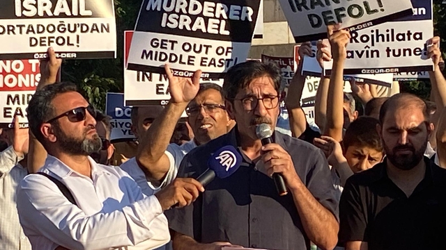 İsrail'in Gazze'ye saldırıları Diyarbakır'da protesto edildi