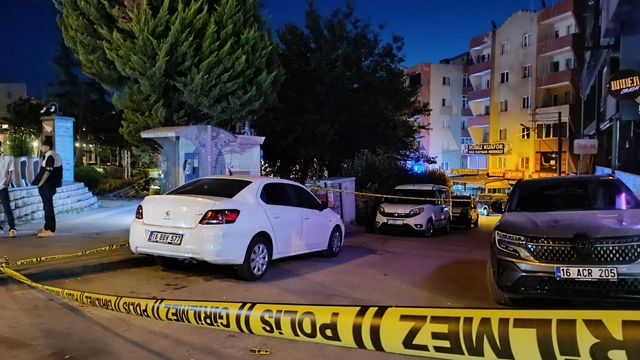 Bursa'da park halindeki otomobil kurşunlandı