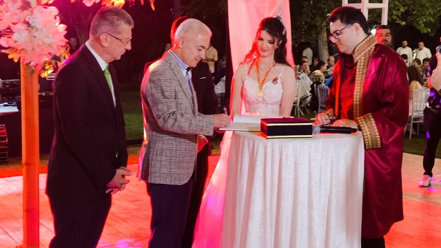 Kırklareli Valisi Turan nikah şahitliği yaptı