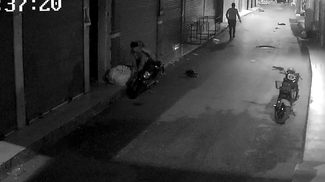 Sokak sokak gezip 1 ayda 7 elektrikli bisiklet ile 2 motosiklet çaldılar