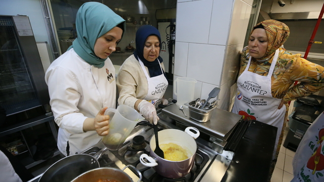 Gastronomi kenti Gaziantep'te obeziteyle mücadele mutfaktan başlıyor