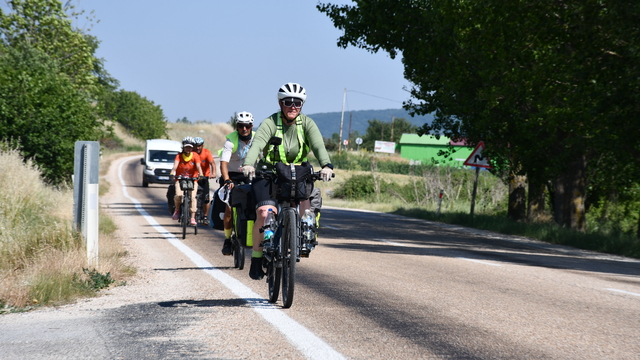 İklim krizine dikkati çekmek için bisikletiyle yaklaşık 1600 kilometre yol katetti