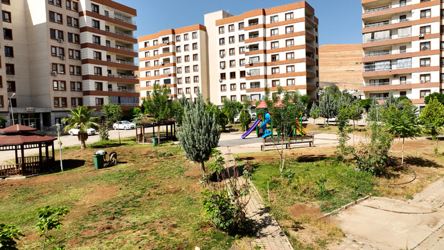 Şırnak'ta terör olaylarında evleri kullanılamaz hale gelen vatandaşlar için 8 bin 785 konut inşa edildi