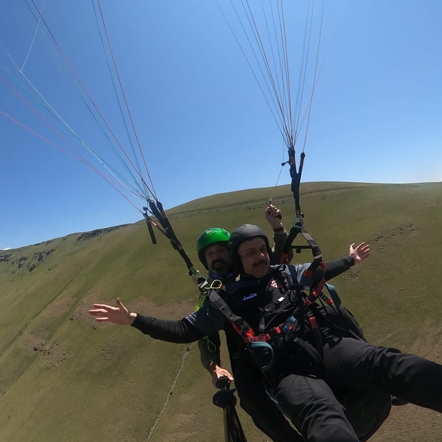 Erzurum Valisi Mustafa Çiftçi yamaç paraşütü deneyimi yaşadı