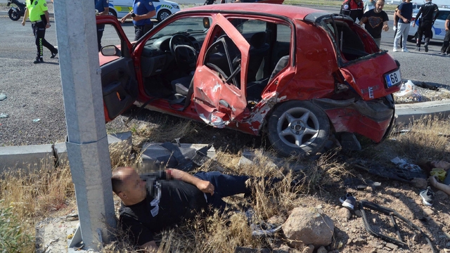 YKS'ye giderken kazada ölen anne son yolculuğuna uğurlandı, 2 oğlu yaşam mücadelesi veriyor