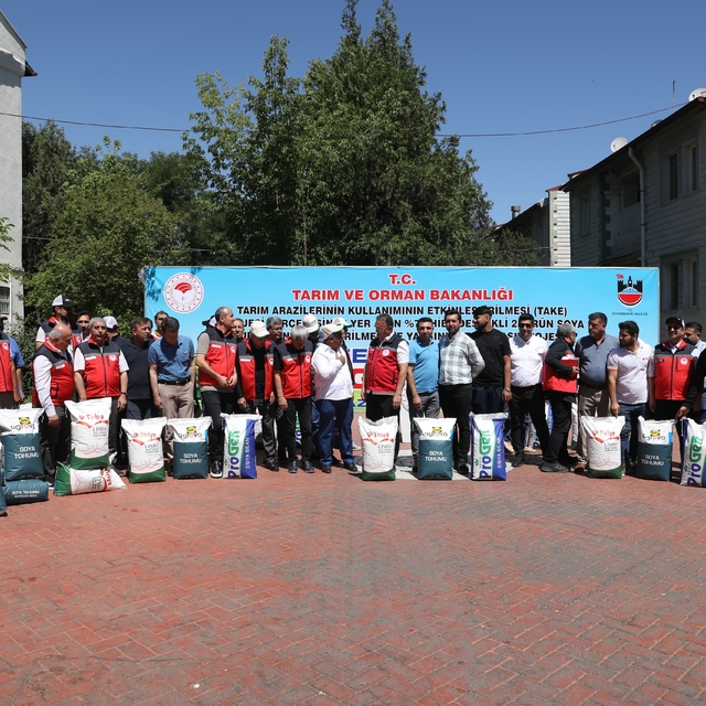 Diyarbakır'da çiftçilere 141,5 ton soya tohumu dağıtıldı