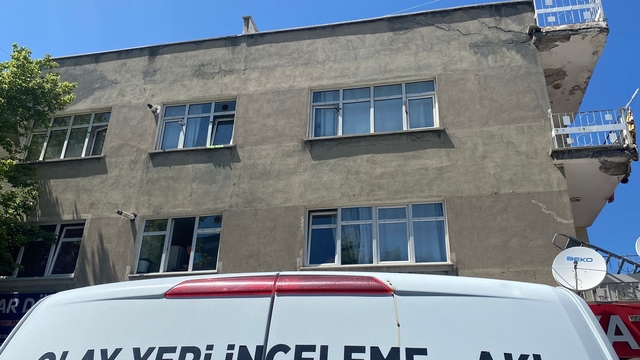 Kayseri'de birinci katın penceresinden düşen çocuk ağır yaralandı