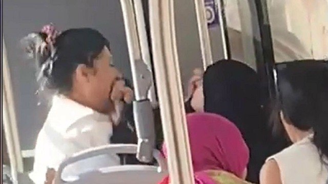 Otobüsteki kavgada gözaltına alınan kadın, adli kontrolle serbest