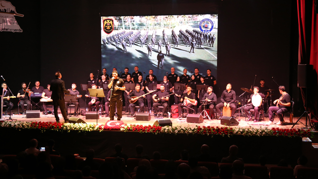 Şanlıurfa'da polis konser verdi
