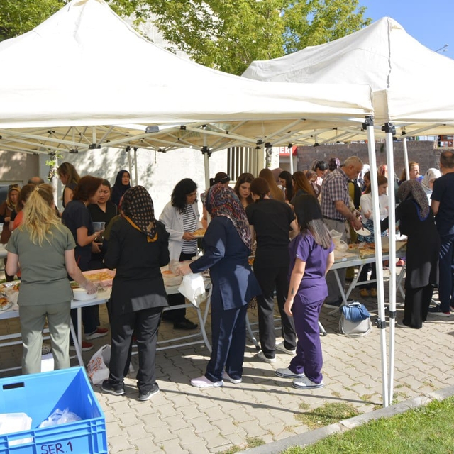 Nevşehir'de sağlık çalışanlarından Gazze'ye destek kermesi