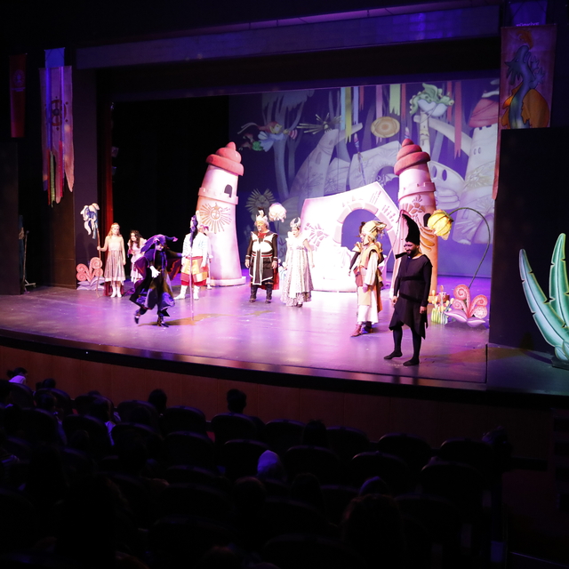 "Masal Şatosu" Samsun Kültür Yolu Festivali'nde seyirciyle buluştu