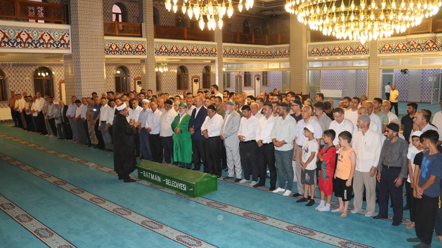 GÜNCELLEME 3 - Batman'da bilirkişi ekibini taşıyan aracın şarampole yuvarlanması sonucu 5 kişi öldü