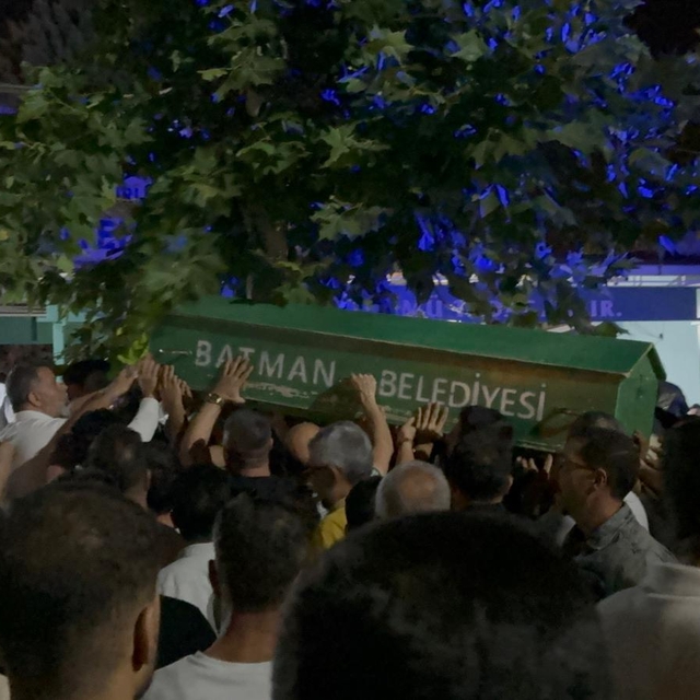 Batman'da bilirkişi ekibinin otomobili, şarampole yuvarlandı: 5 ölü (5)