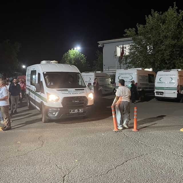 Batman'daki trafik kazasında ölen mimar Barut'un cenazesi Diyarbakır'da def...