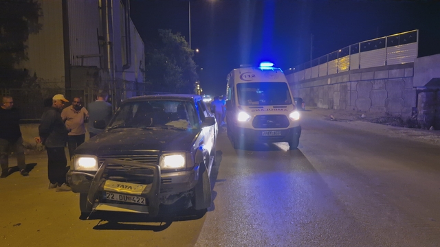 Edirne'de kamyonetle motosikletin çarpıştığı kazada motosiklet sürücüsü yaralandı