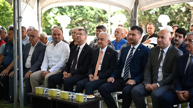 Kırklareli'nde 75 üreticiye 150 ana arı teslim edildi