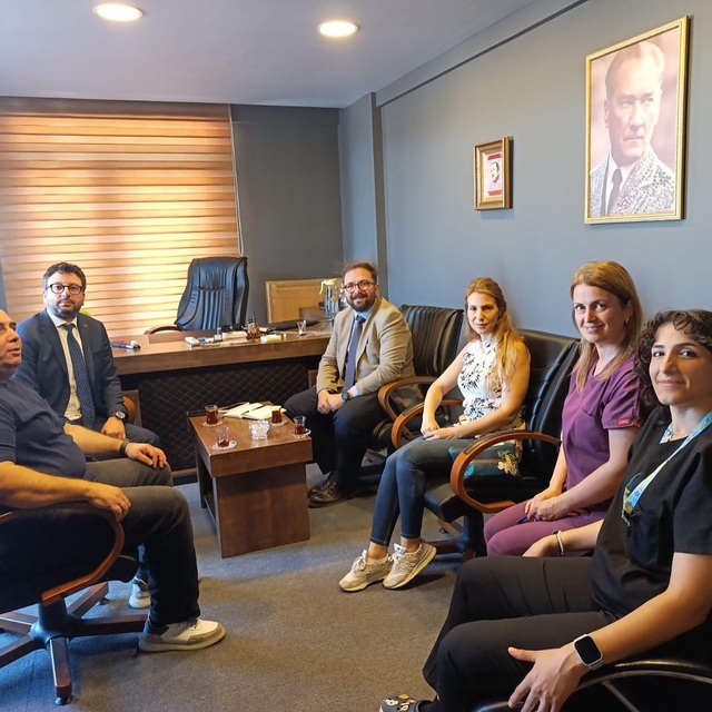 Çanakkale İl Sağlık Müdürü Baştürk'ten özel bakım merkezine ziyaret