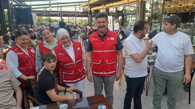 Kızılay, engelli bireyler ve aileleriyle buluştu