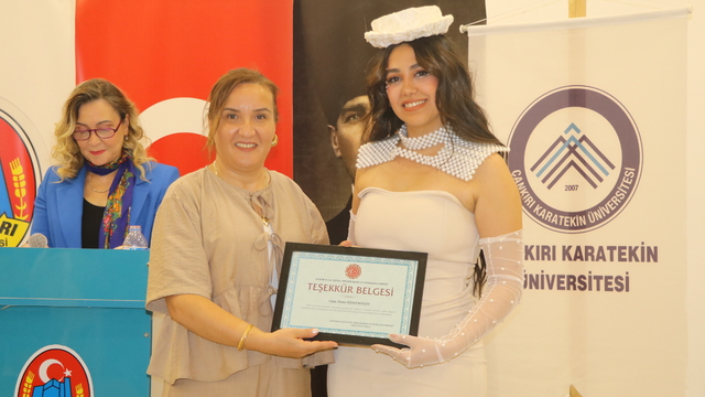 Çankırı'da ihtiyaç sahibi çocuklar özel kostümlerle doğum günü kutladı