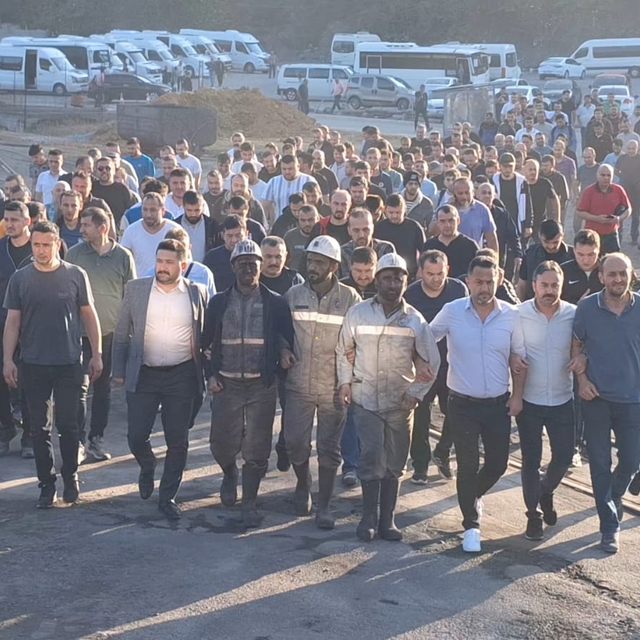 Madencilerden 'zam teklifi' eylemi