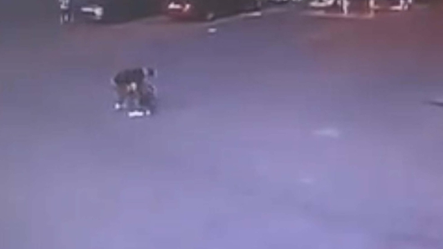 Boşanma aşamasındaki eşini 12 yerinden bıçakladı; saldırı kamerada